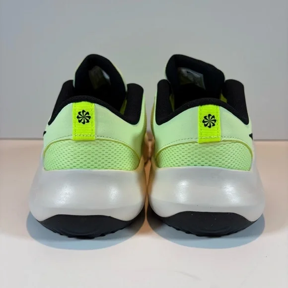 Men’s Nike Legend Essential 3 Next Nature Shoes Size 11 New In Box - Picture 4 of 6